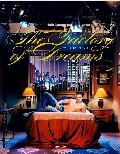 обложка книги Stefan Ruiz: Factory of Dreams: Inside Televisa Studios книга Stefan Ruiz: Factory of Dreams: Inside Televisa Studios, автор: Stefan Ruiz